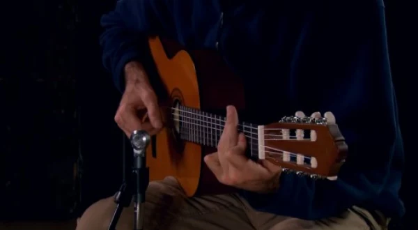 Смотреть на YouTube Yamaha C40